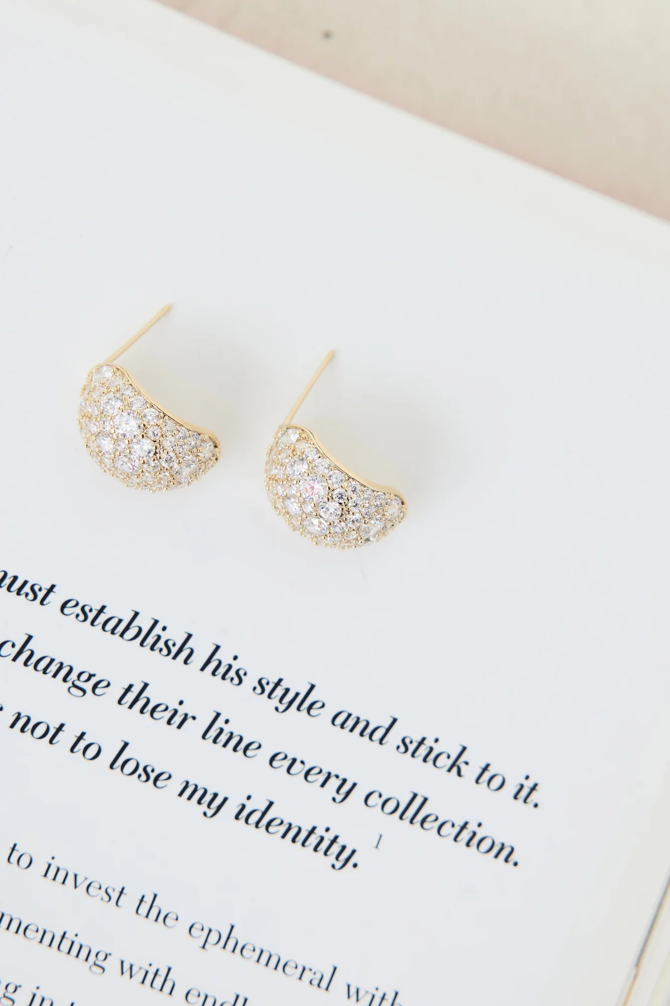 Shimmer Secret Earrings Gold